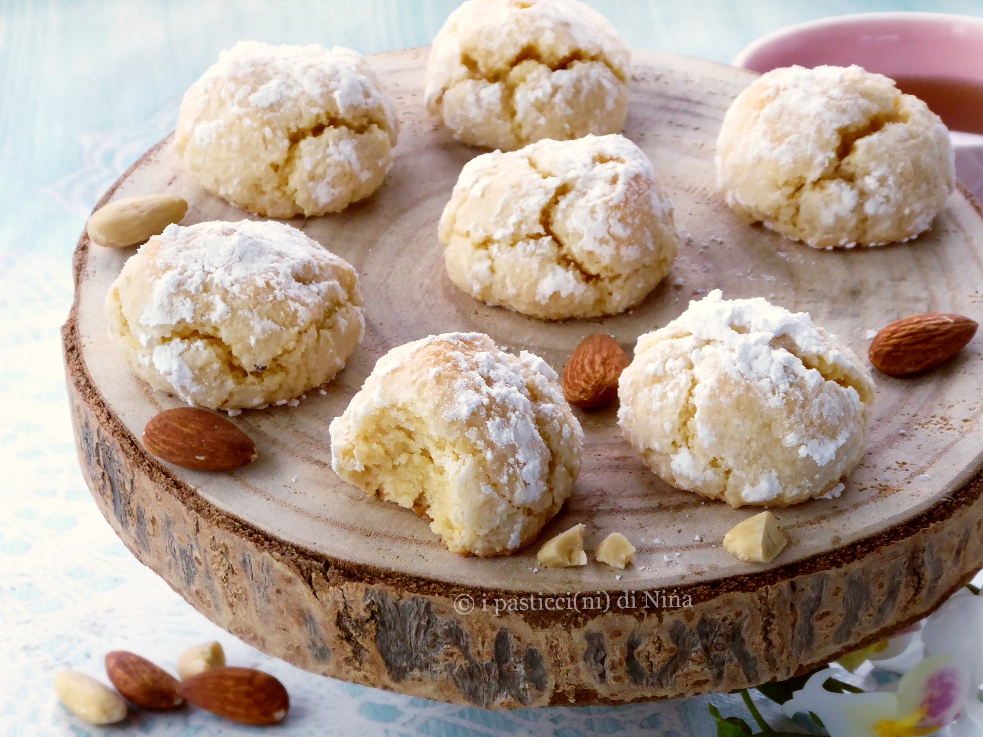 SOFT ALMOND COOKIES WITH 3 INGREDIENTS