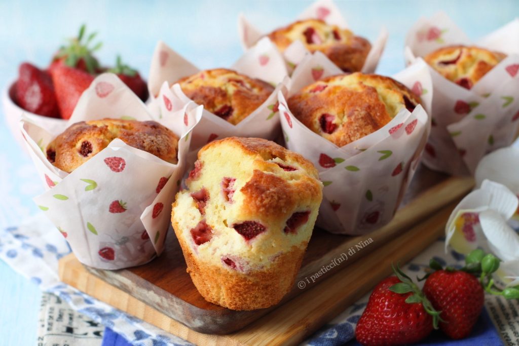 Soft strawberry and yogurt muffins recipe i pasticcini di Nina