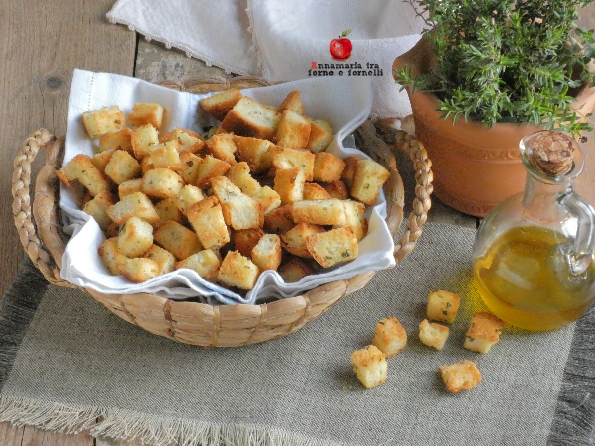 Aromatic Bread Croutons