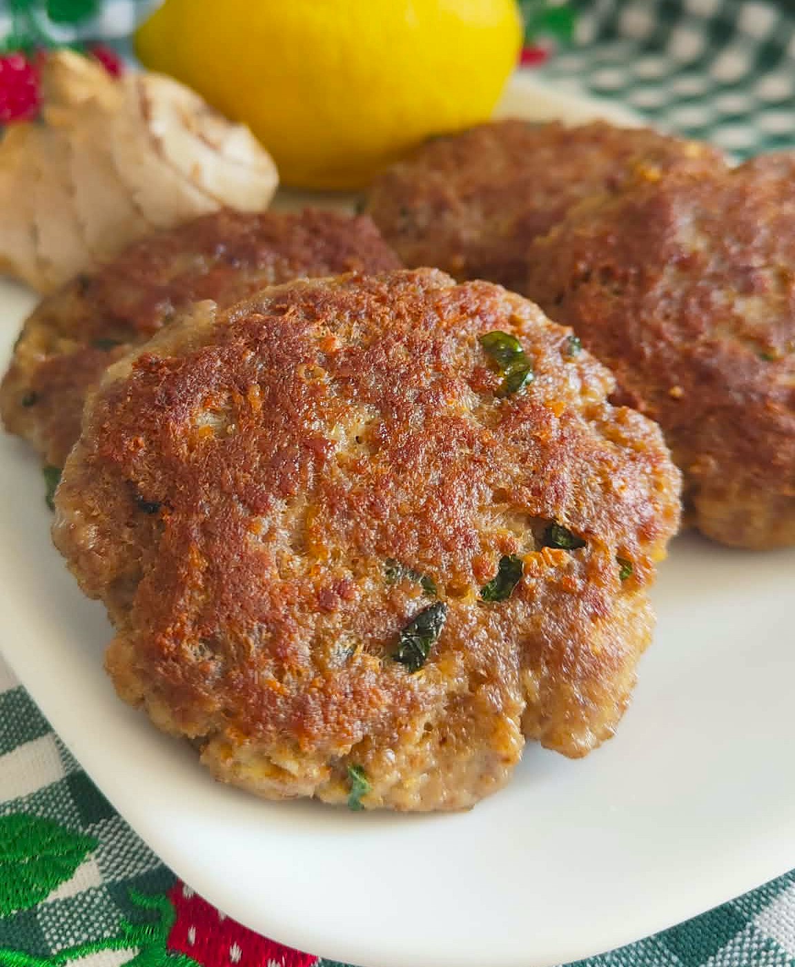 CHIANINA MEDALLIONS WITH LEMON AND GINGER: Fragrant, Easy and Refined Recipe