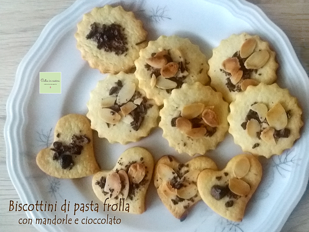 shortcrust cookie bites with chocolate and almonds