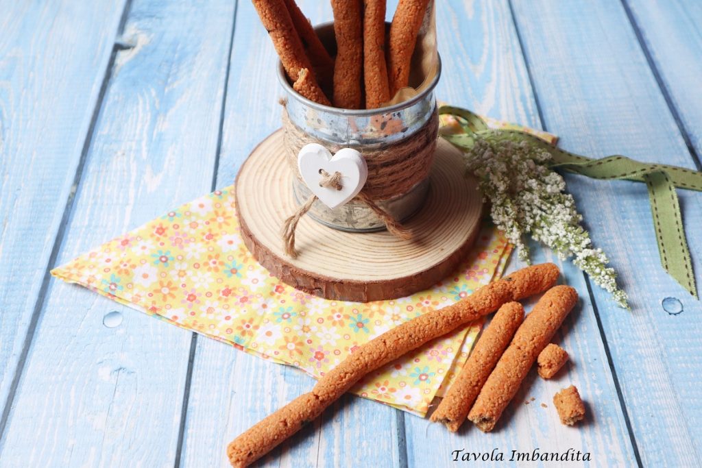 Spiced breadsticks with red lentil flour