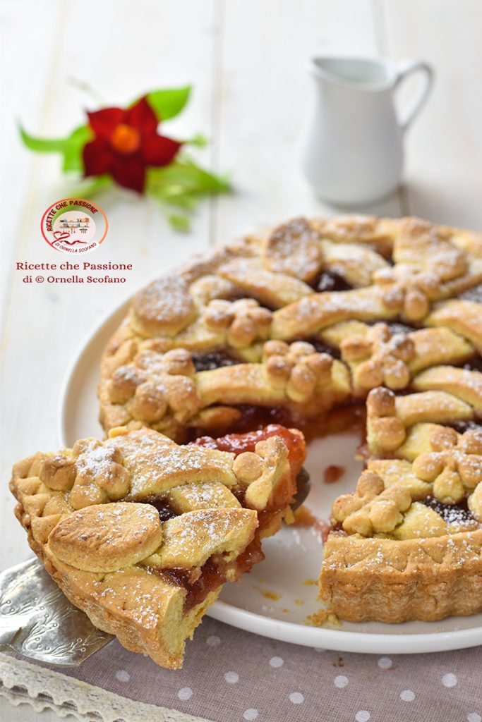 baked strawberry tart