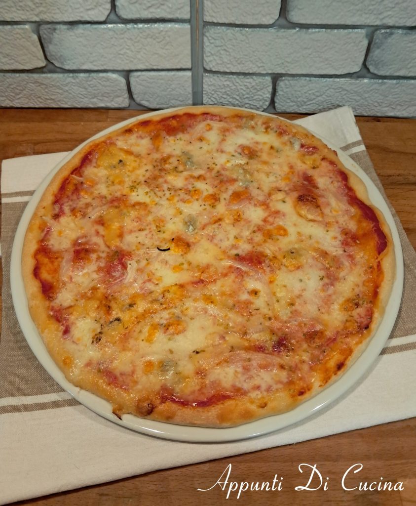 Onion and Gorgonzola pizza