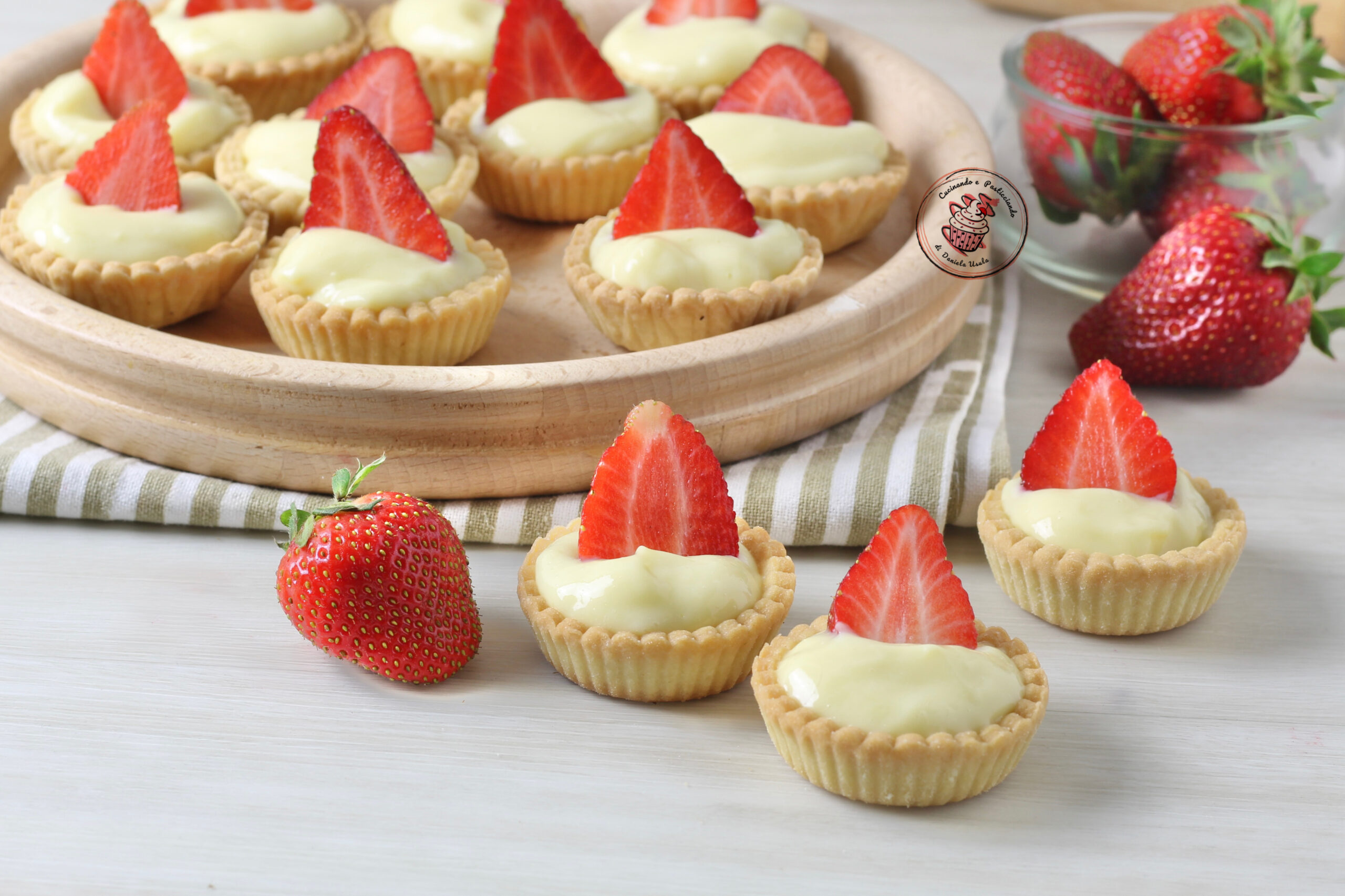 Shortcrust Tartlets with Custard and Strawberries: the perfect dessert for any occasion