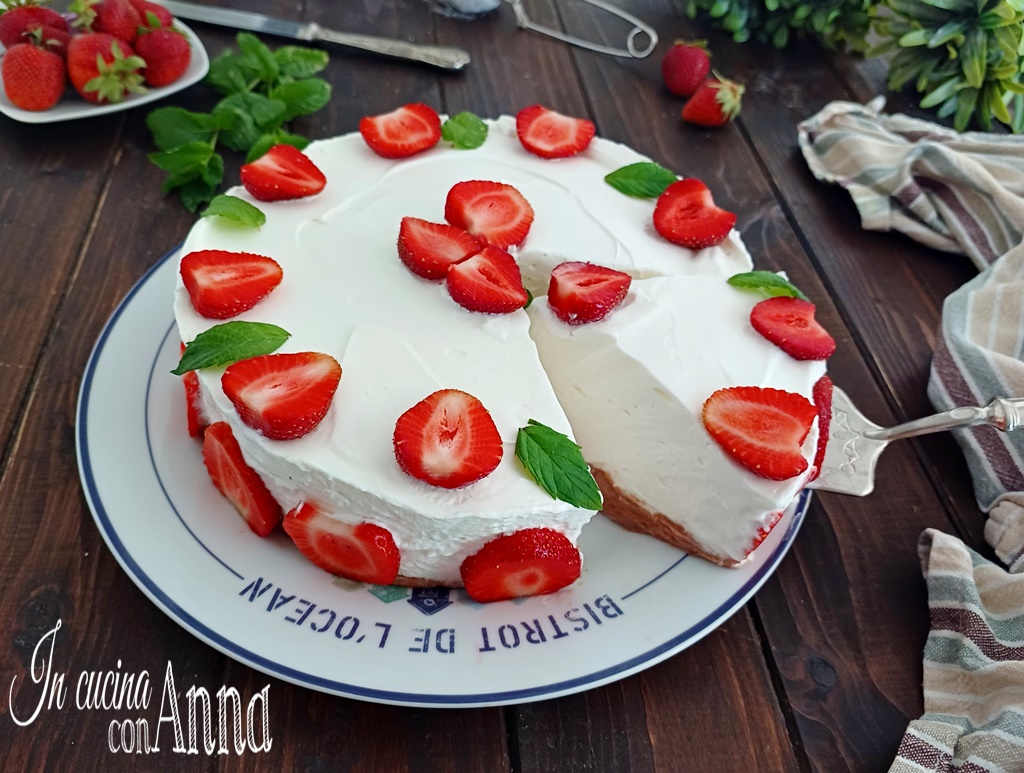 No-bake Strawberry Cake