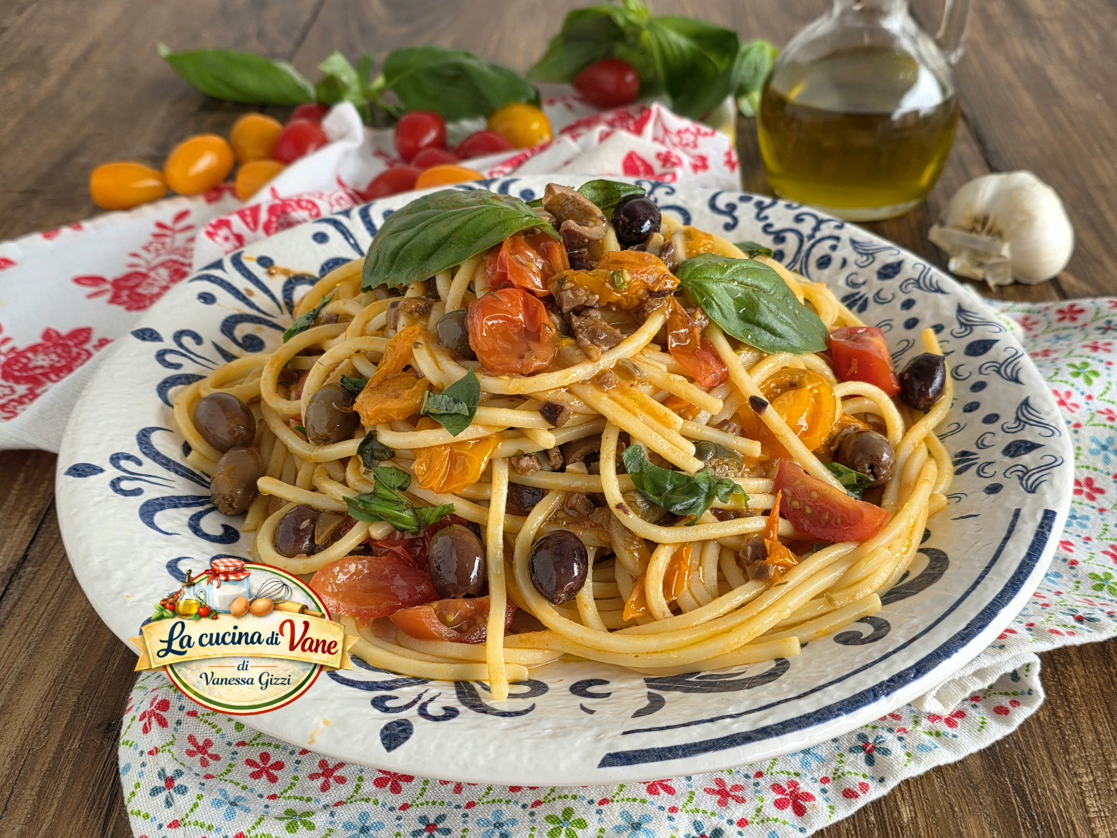 Spaghetti with a Flavorful Two-Tomato Sauce: Easy, Quick and Aromatic Recipe