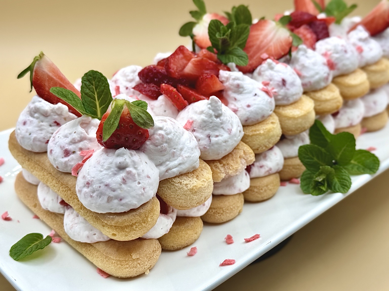 Strawberry Tiramisu Without Eggs – Fresh and Easy Dessert