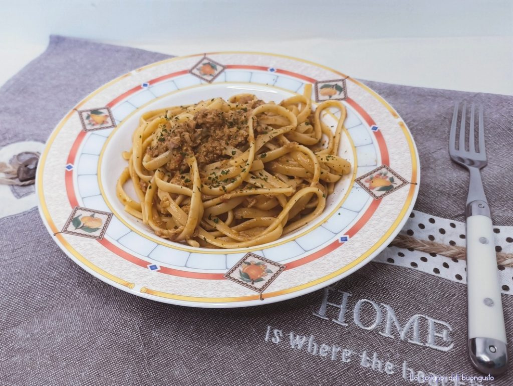 Mediterranean tuna pasta