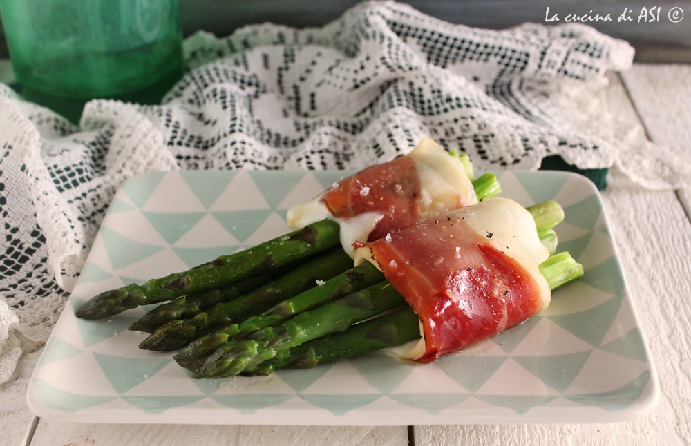 Asparagus with speck