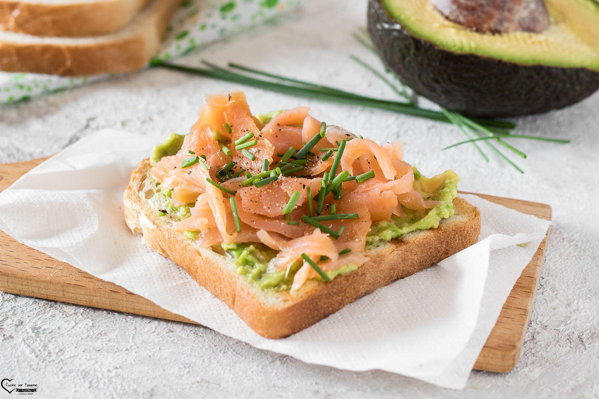 AVOCADO TOAST WITH SALMON