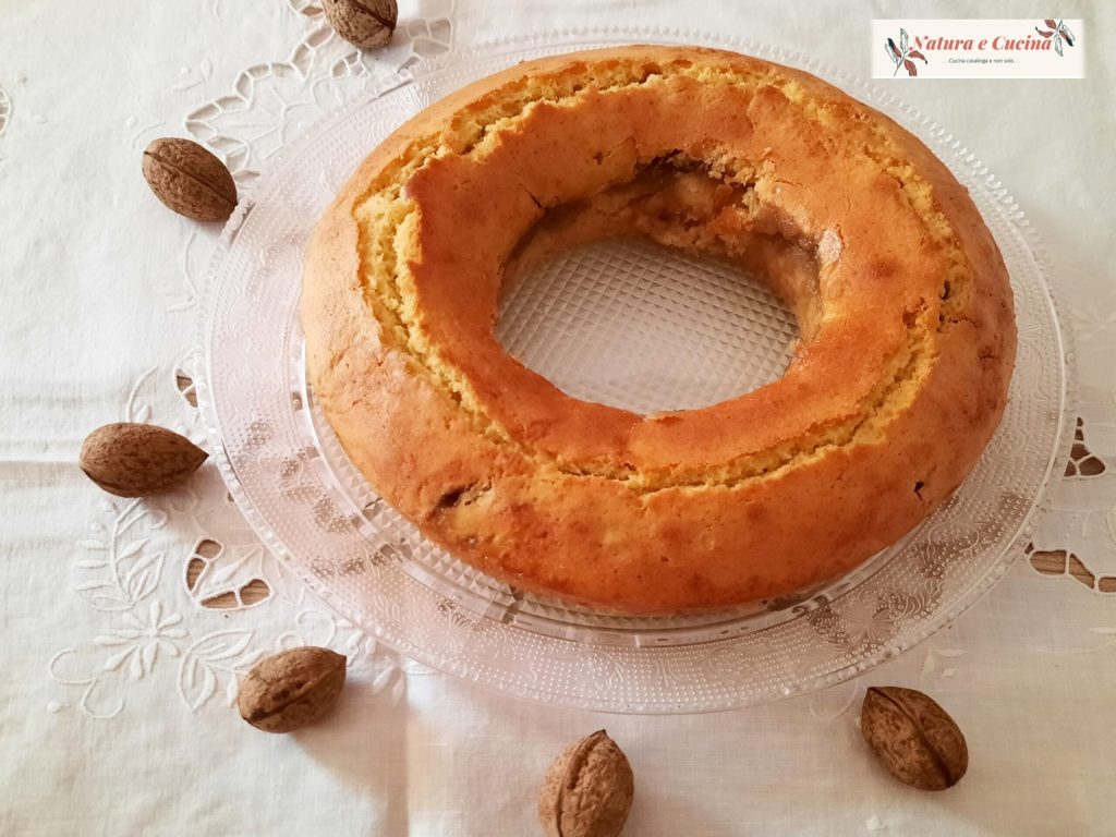 bundt cake filled with pears and walnuts