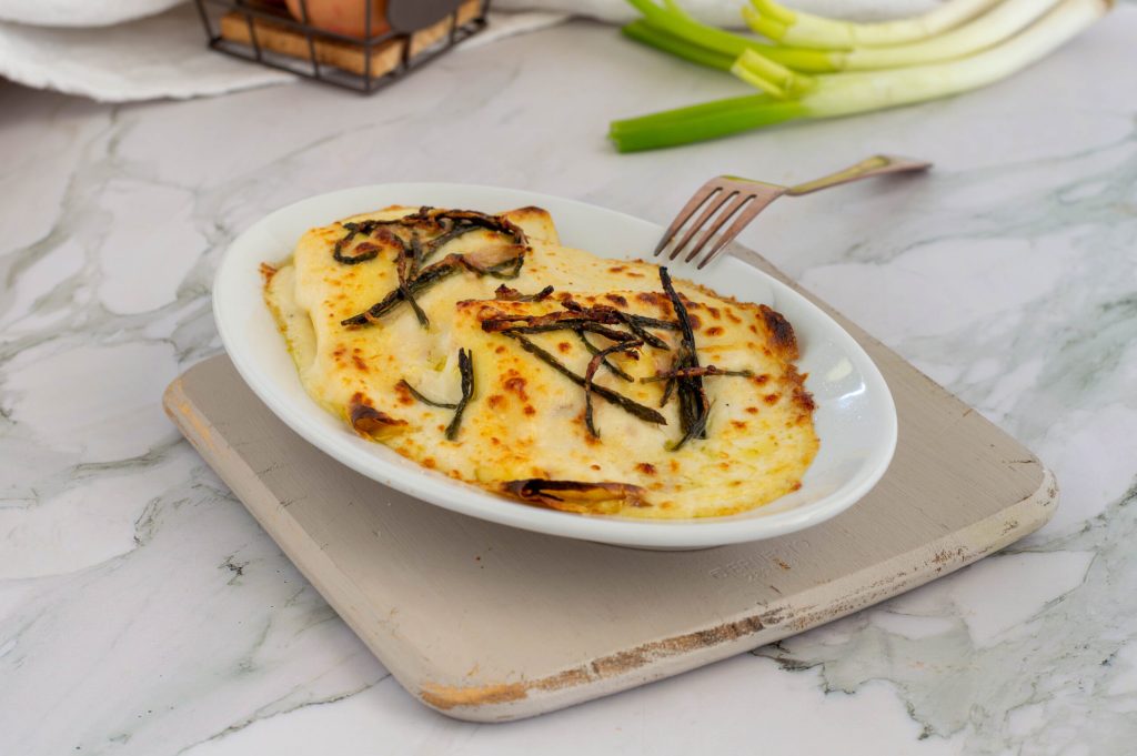 crepes filled with asparagus and lactose-free béchamel