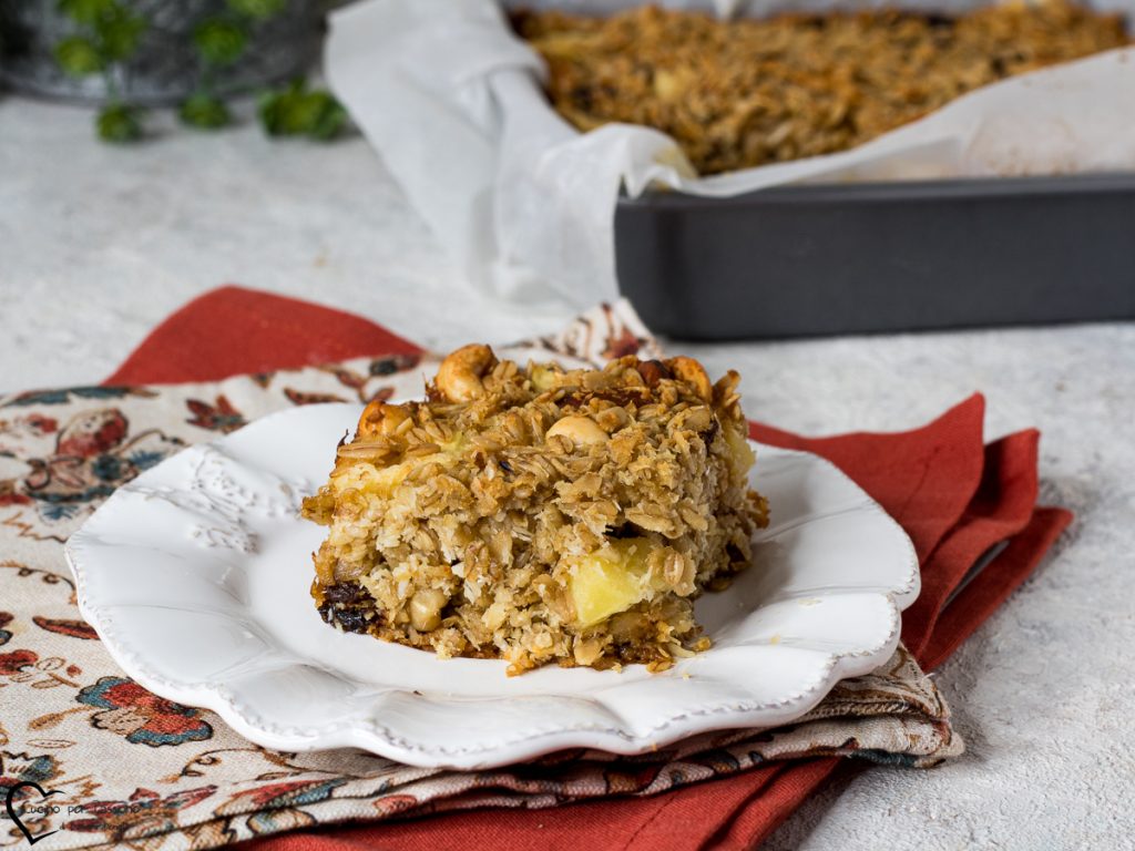 Cake with oat flakes