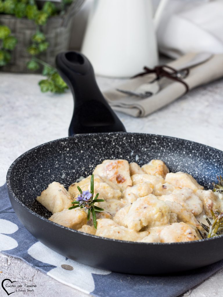 Chicken bites in milk