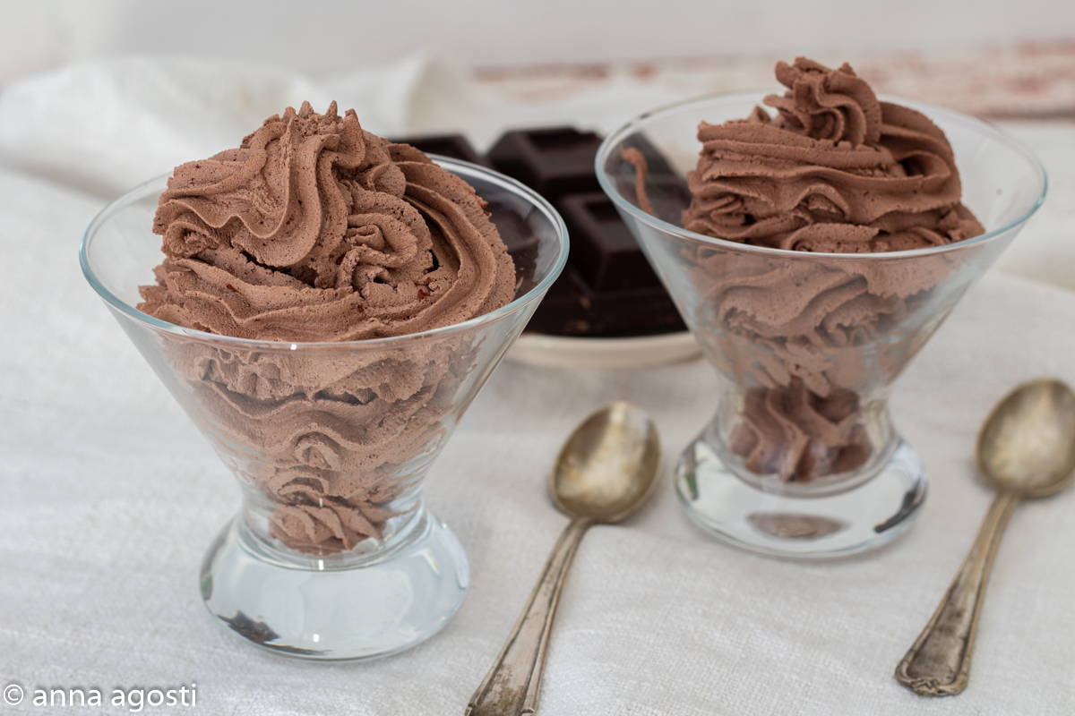 Chocolate mousse dessert