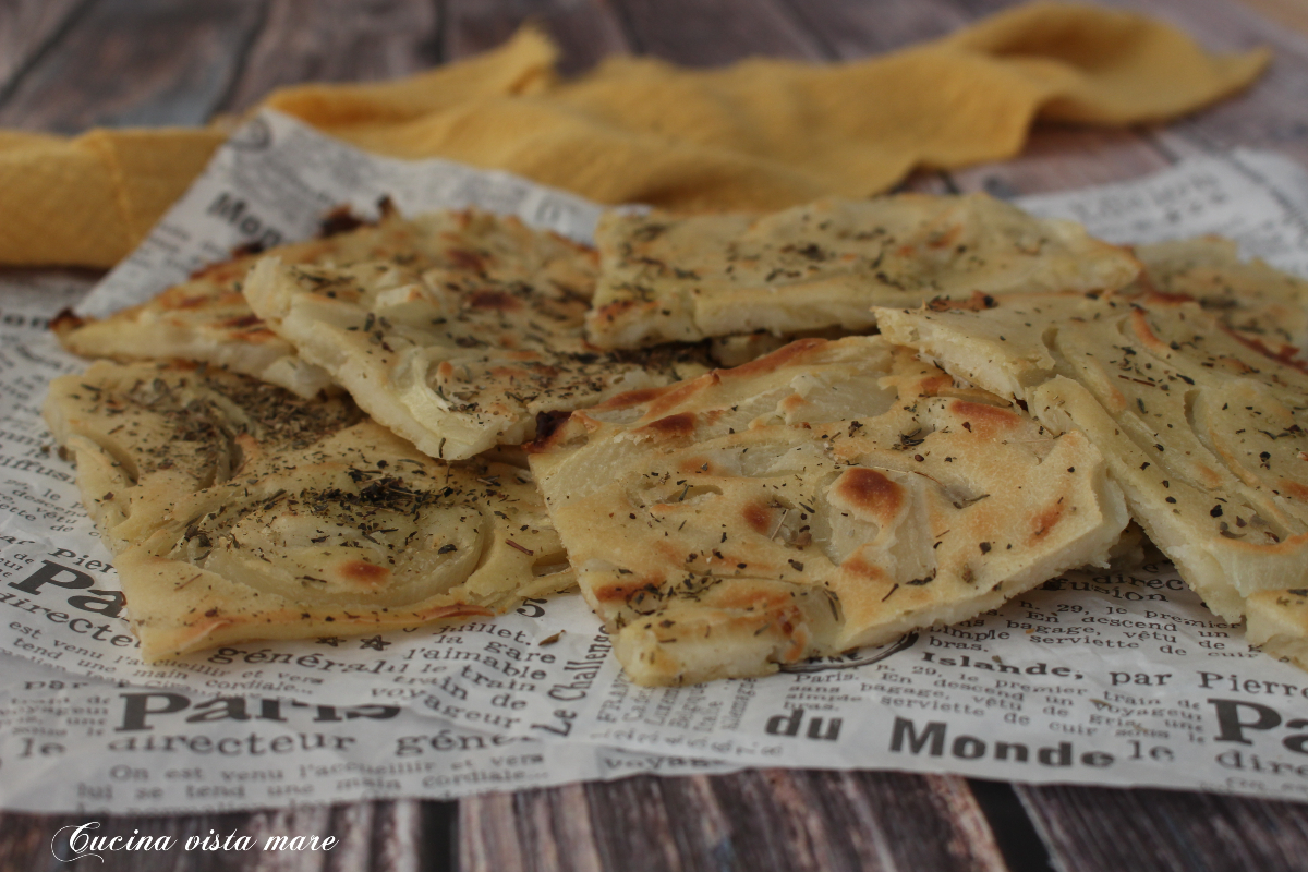 Onion flatbread without yeast