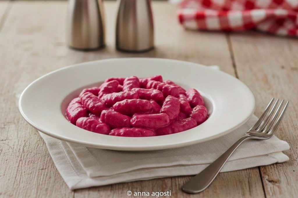 Gnocchi with beetroot cream