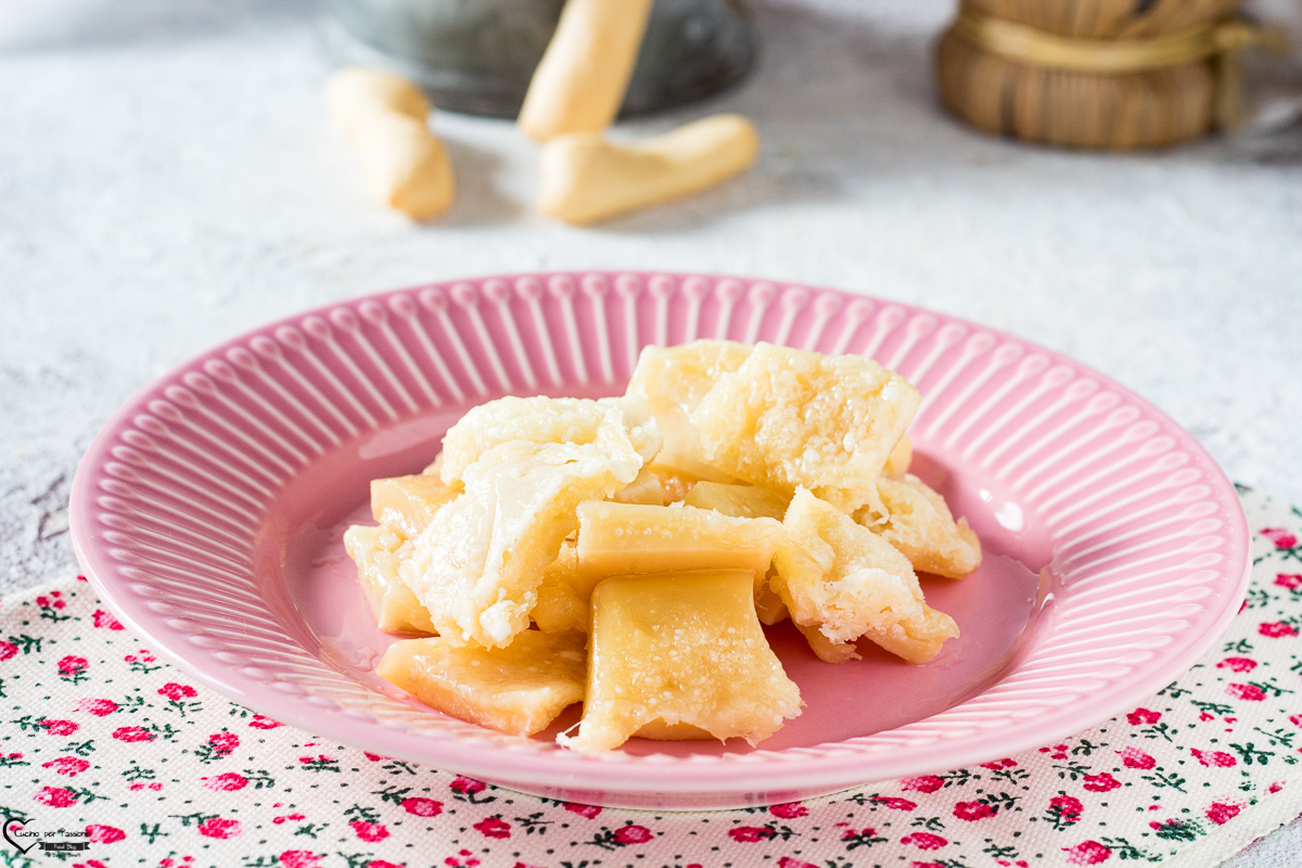 HOW TO USE PARMESAN RINDS