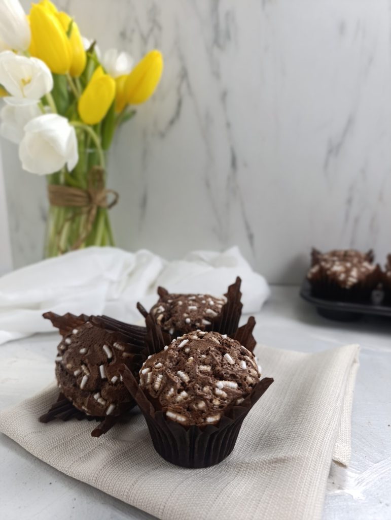 Egg white and chocolate muffins