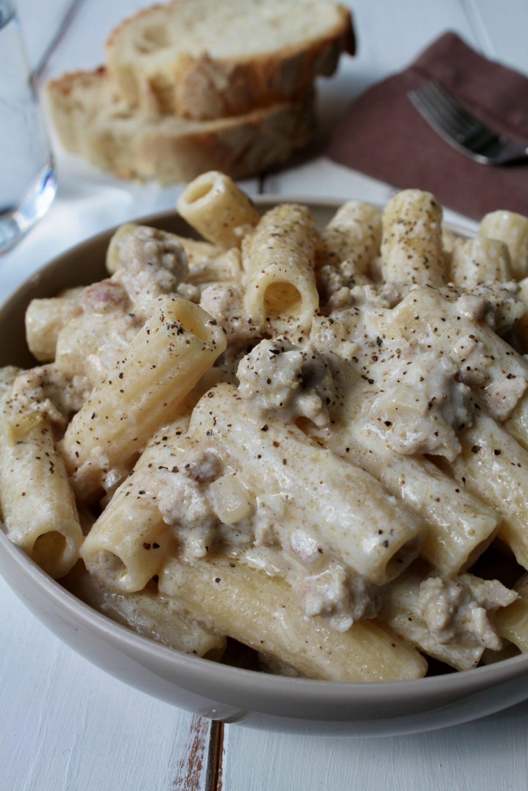 Creamy Pasta alla Norcina: easy recipe ready in minutes