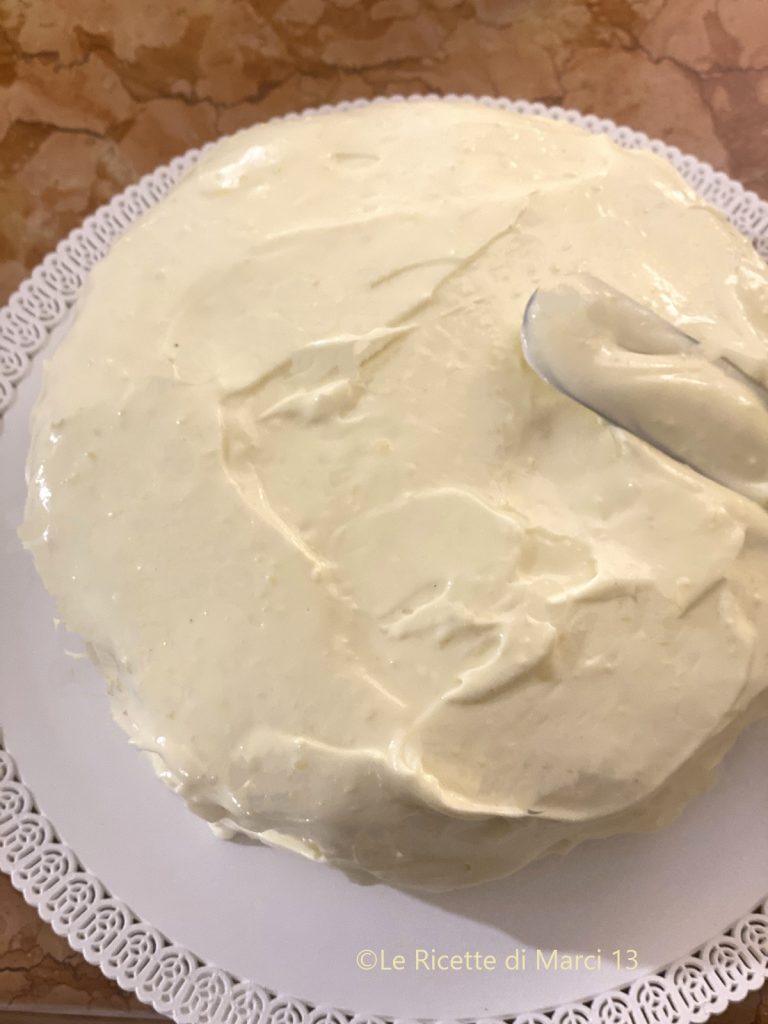 Mimosa cake with caramelized pineapple.