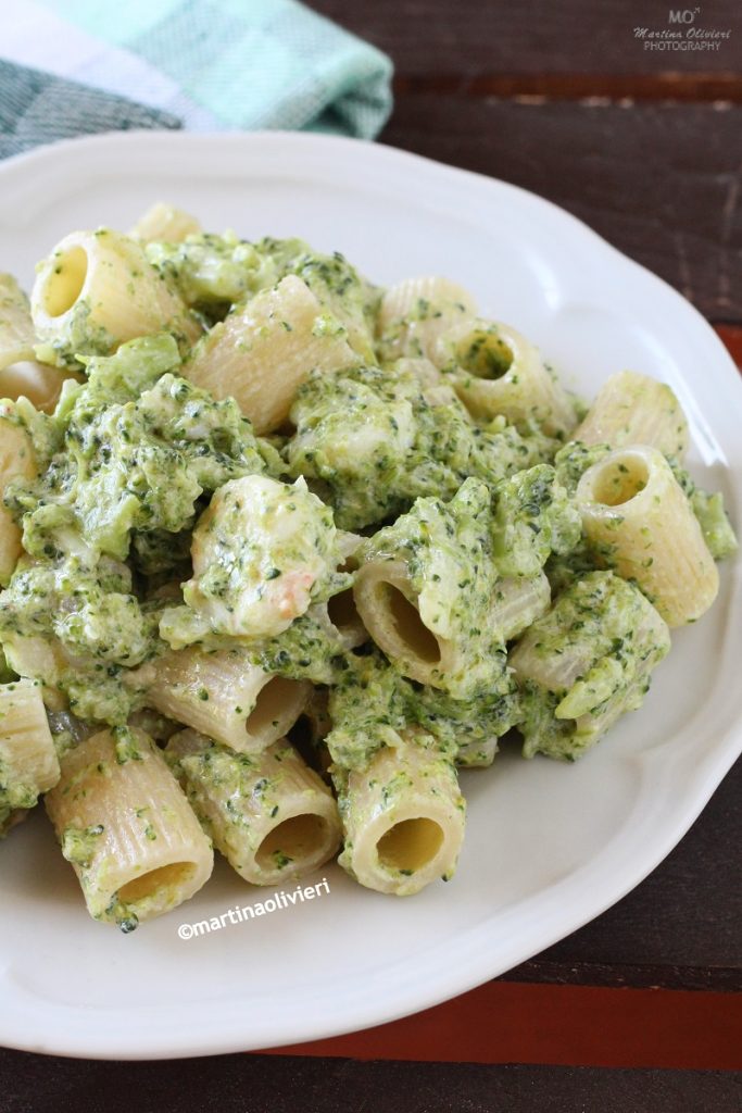 Pasta with broccoli and shrimp
