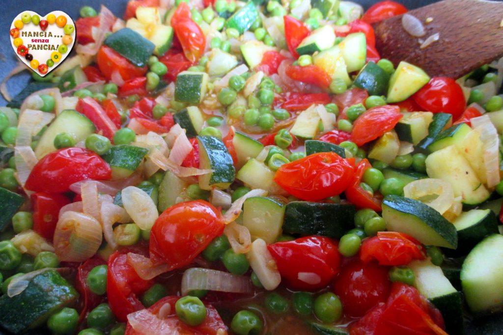 Pasta with peas, zucchini and cherry tomatoes, Mangia senza Pancia