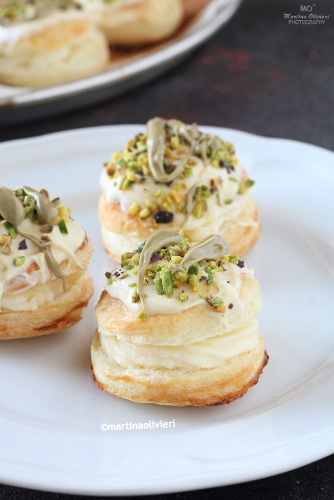 Puff Pastry Cream and Pistachio Puffs