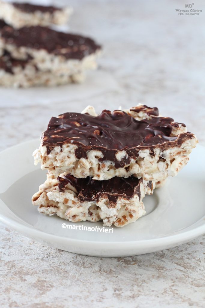 Puffed rice, coconut and chocolate bars