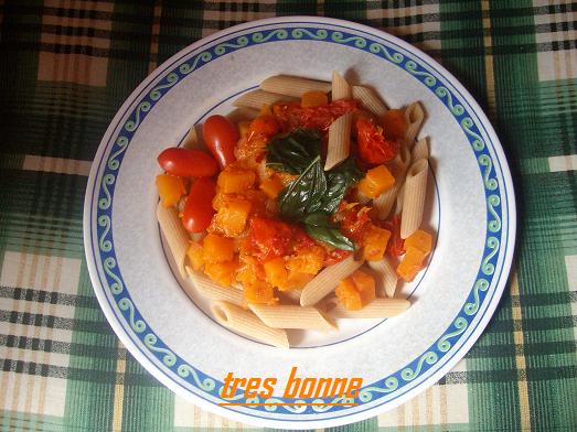 Whole Wheat Pasta with Pumpkin and Tomato
