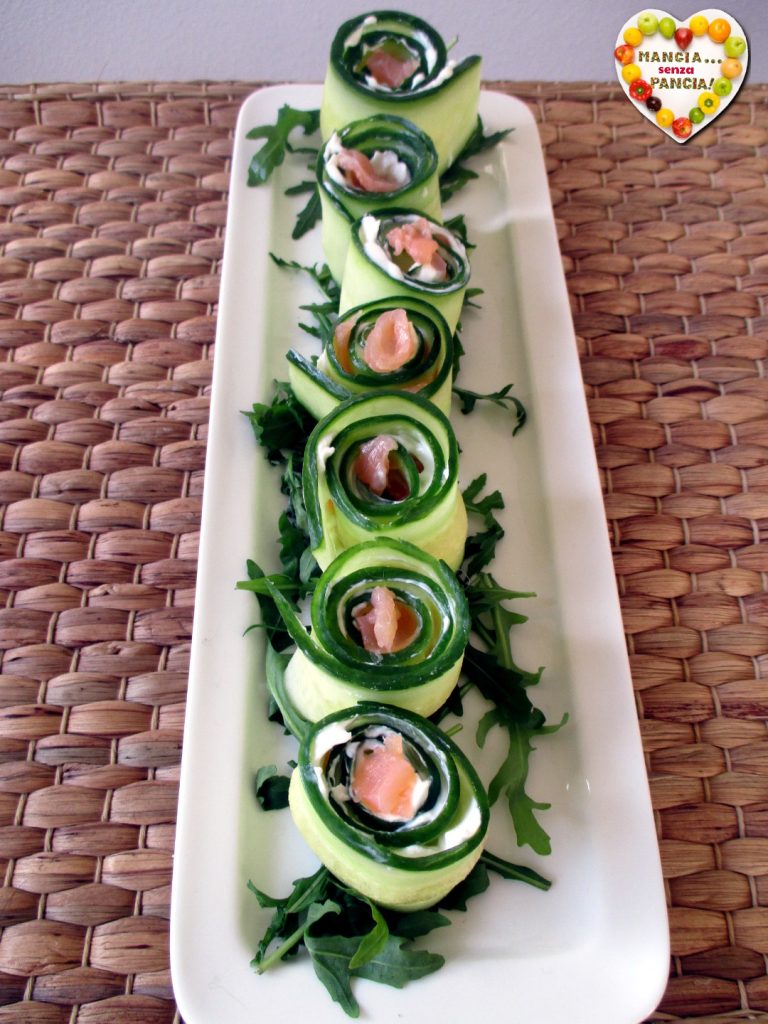 Salmon rolls in 2 variants, Eat without Belly