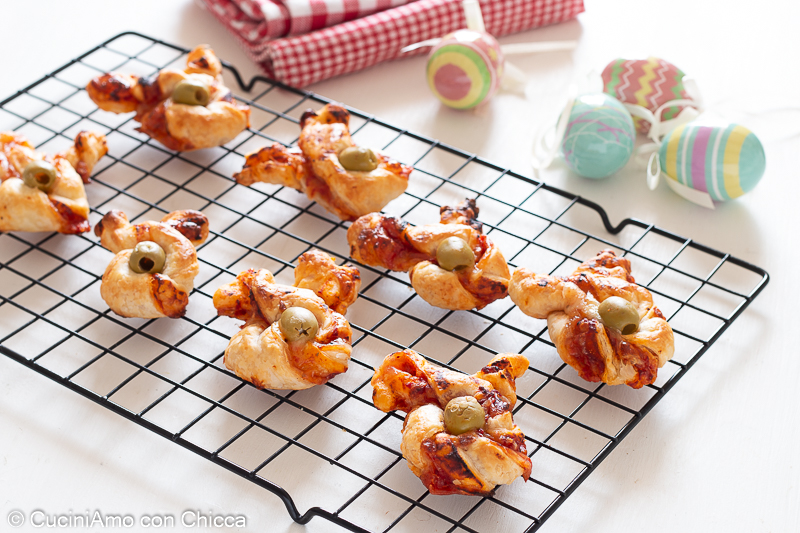 Savory puff pastry bunnies