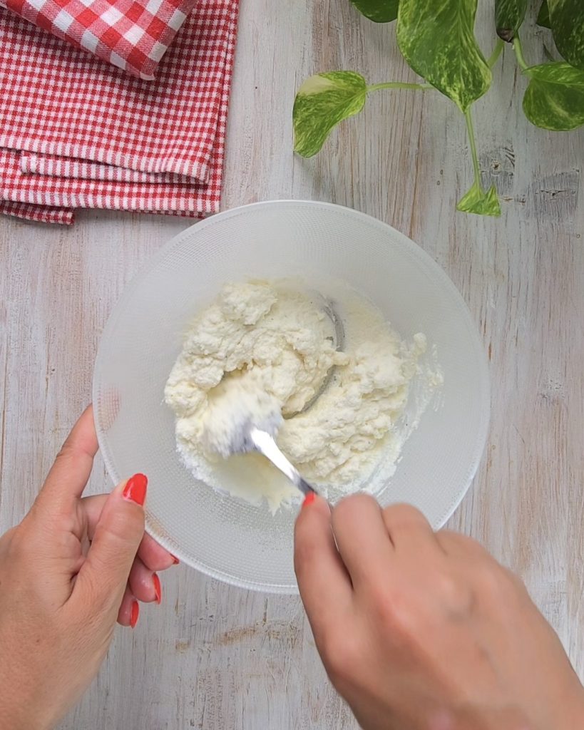 mix ricotta, salt, pepper and oil