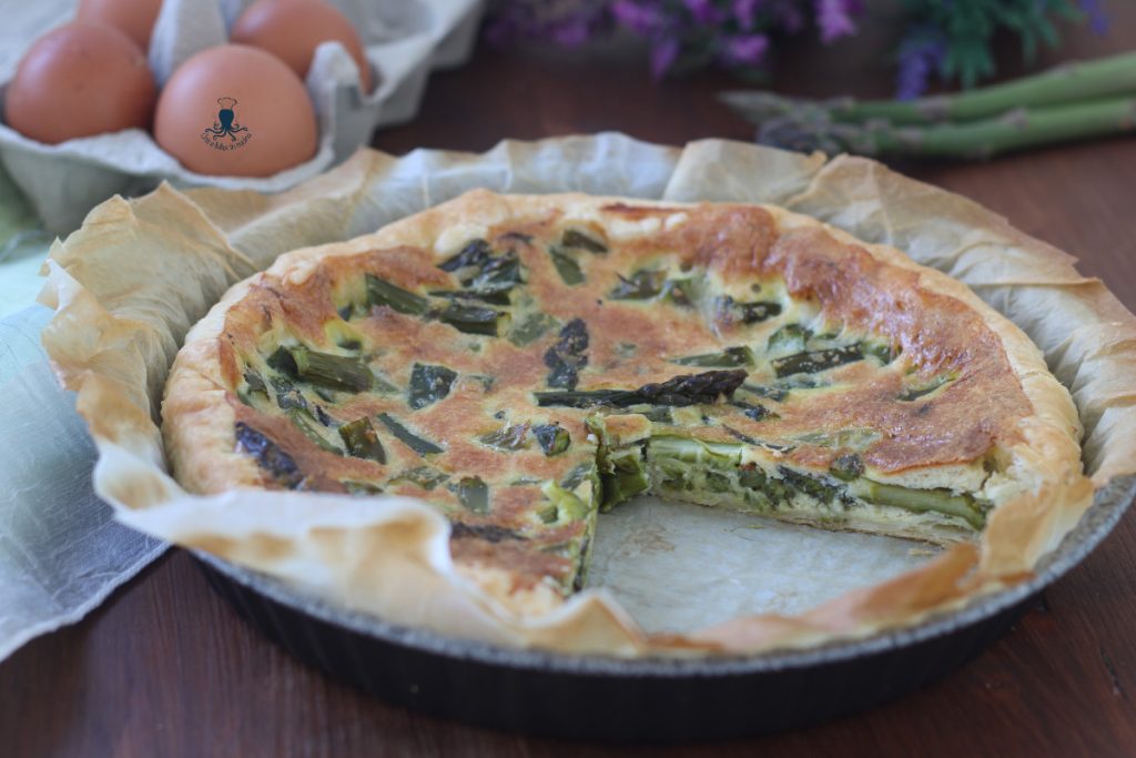 Simple savory pie with asparagus, eggs and Parmigiano 1
