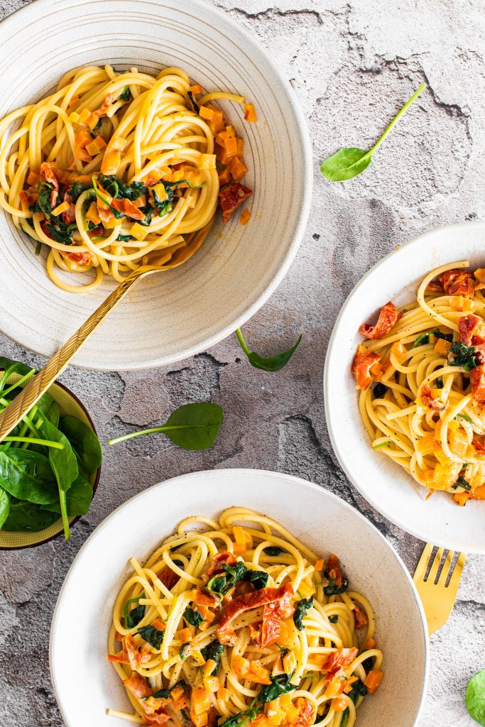 Spaghetti with vegetables