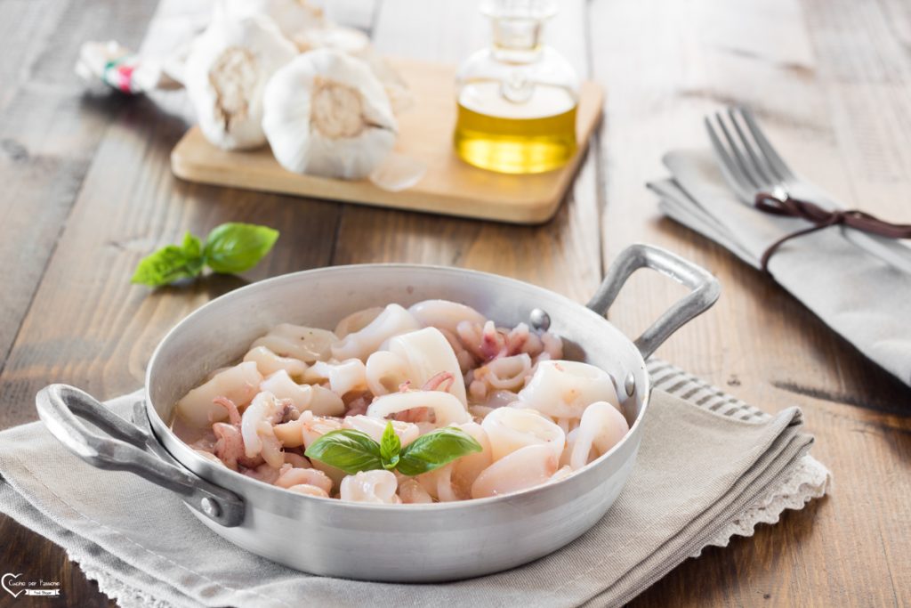 Pan-fried squid in white wine