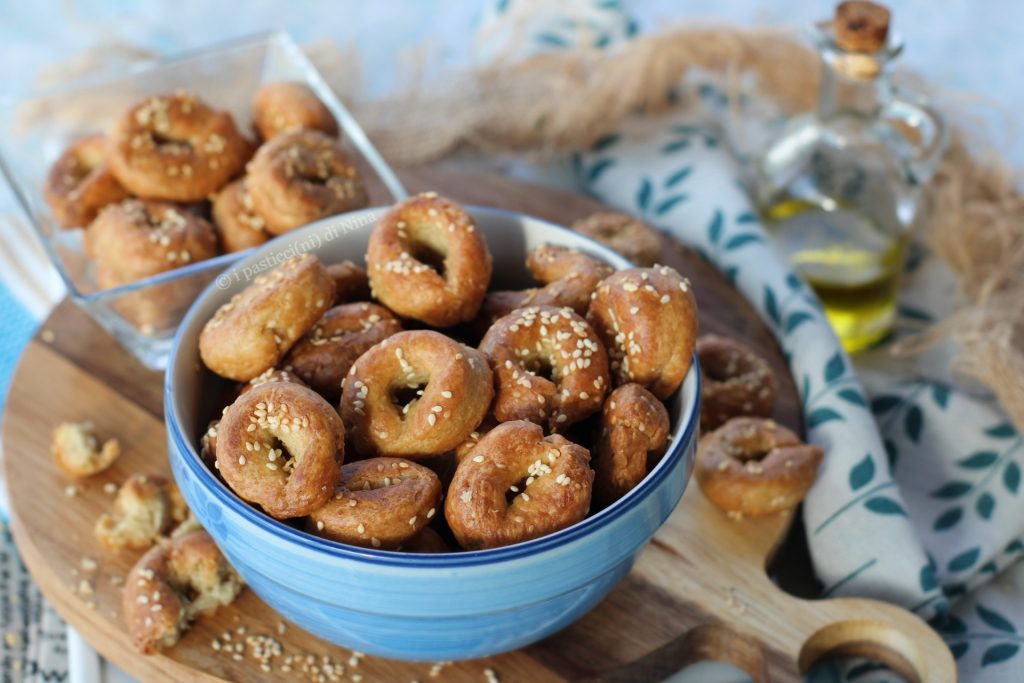 Puglian sesame tarallini i pasticcini di Nina