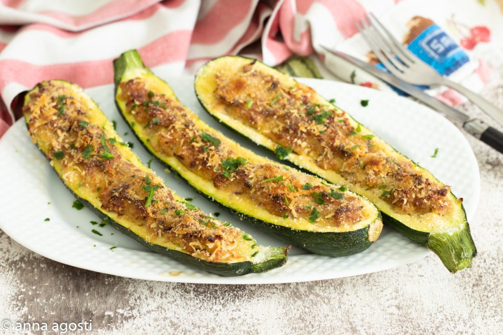 Tuna-stuffed zucchini