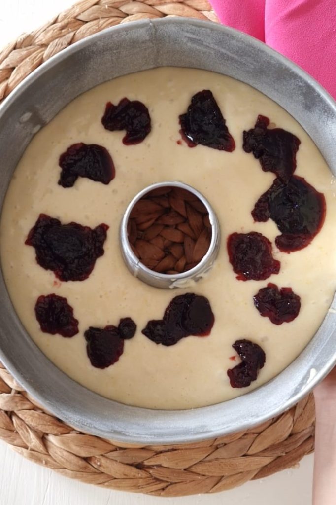 SOFT JAM RING CAKE