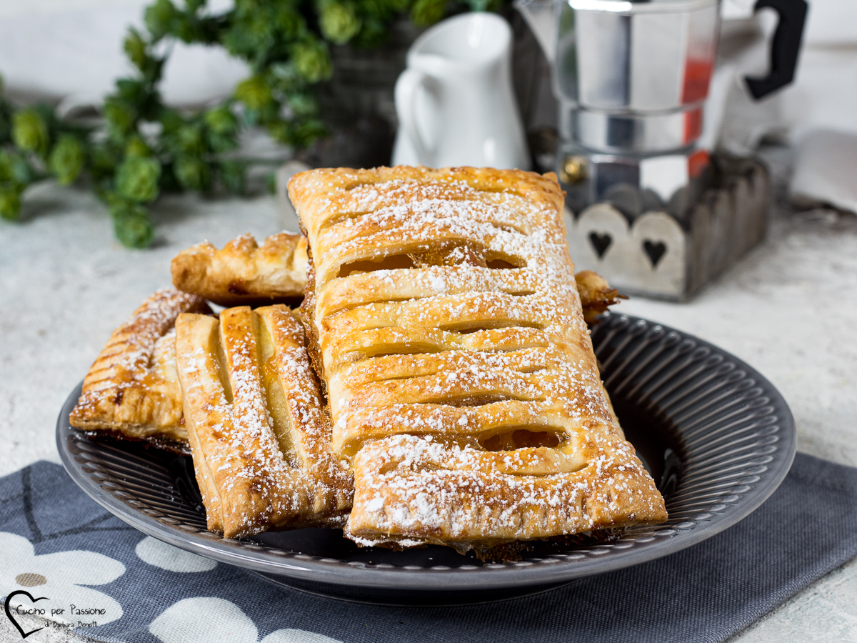 APPLE AND JAM PUFF PASTRIES