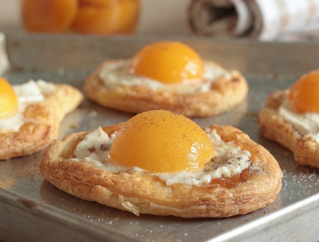 Fake Sunny-Side-Up Sweet Eggs with Puff Pastry and Apricots