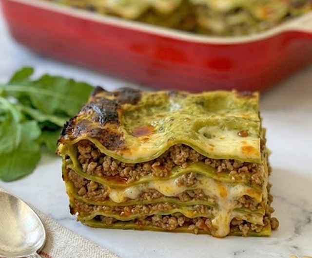 Lasagne alla Bolognese: the original recipe with green pasta sheets