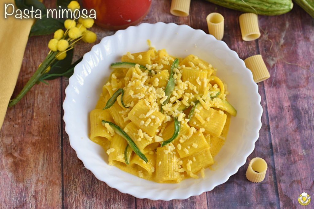 mimosa pasta with zucchini and saffron and hard-boiled egg yolk recipe for International Women's Day March 8 il chicco di mais