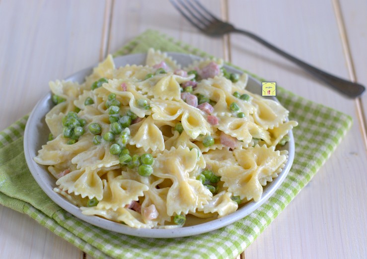 Pasta 3P with cream, peas and pancetta