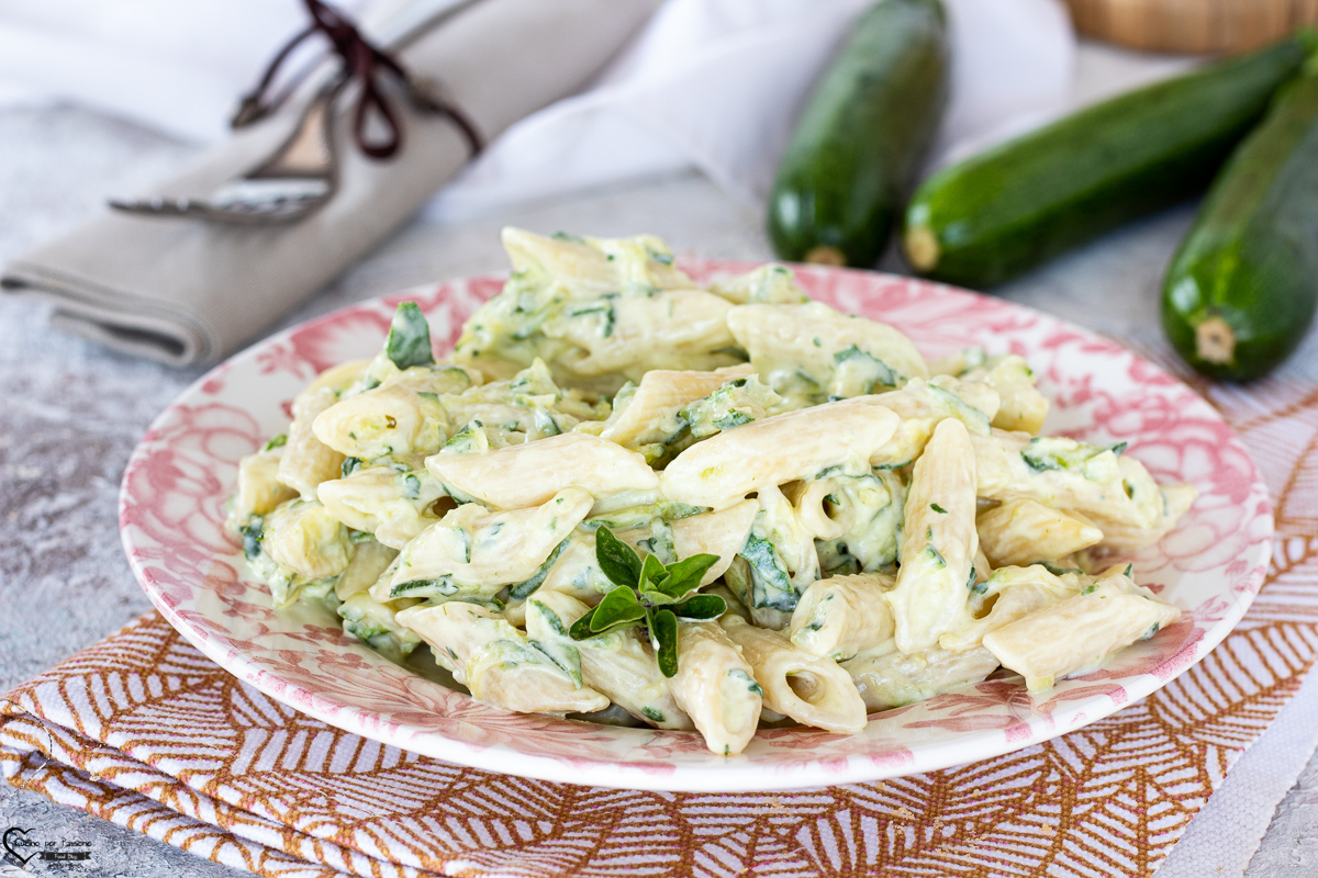 PASTA WITH ZUCCHINI AND PHILADELPHIA