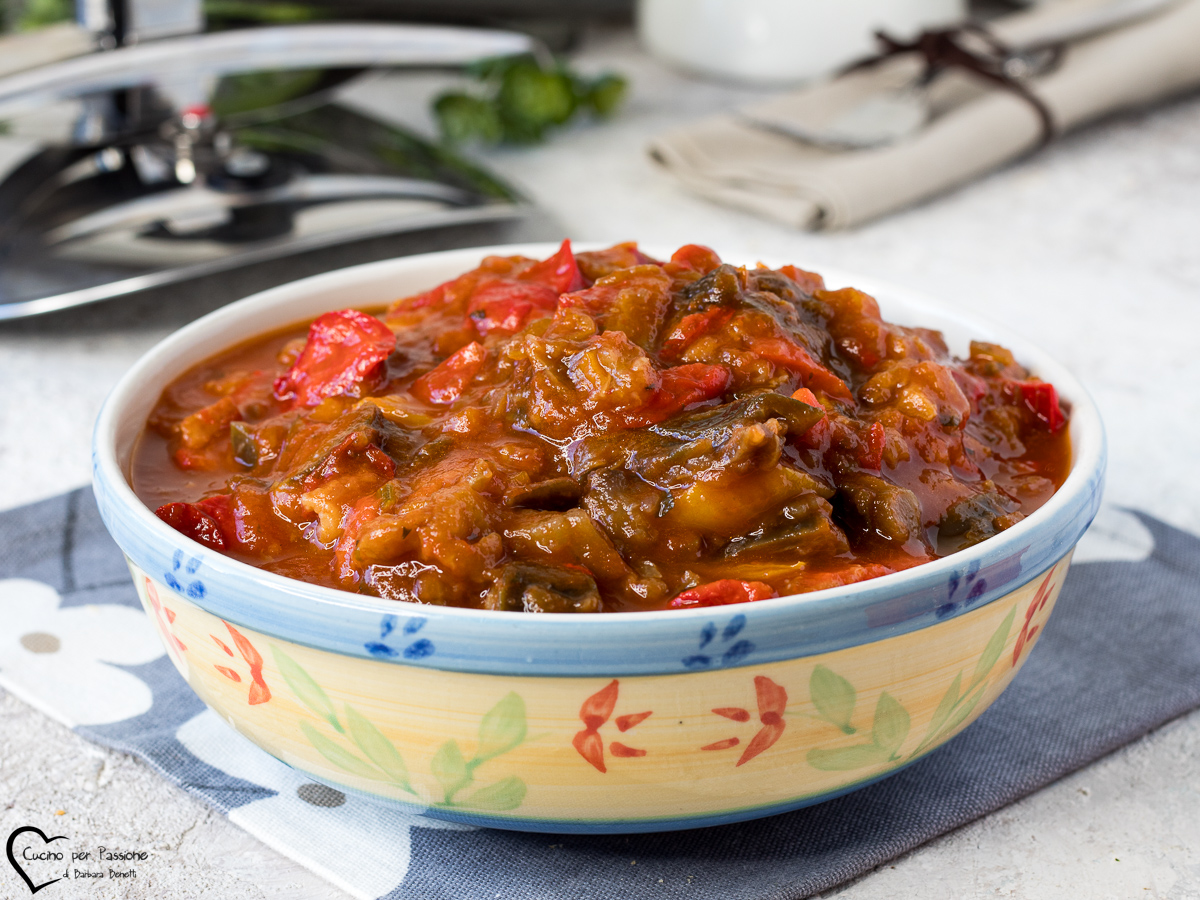 PEPERONATA IN PRESSURE COOKER