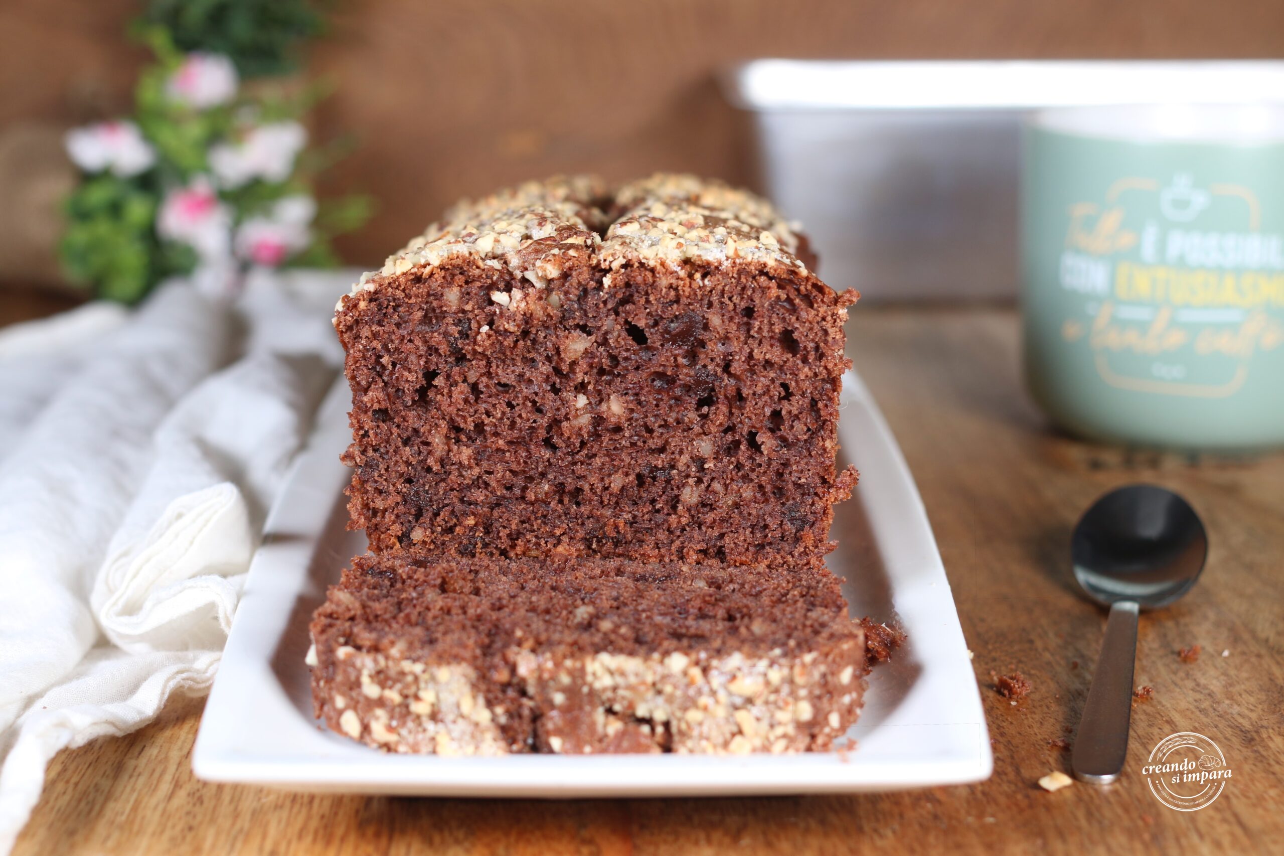Cocoa and Almond Plumcake: a soft cake with an irresistible crust