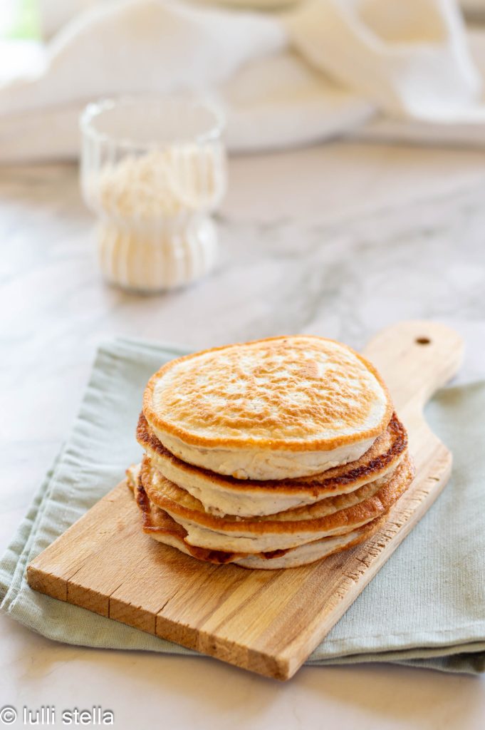 Lactose-free fit pancakes for a healthy, protein-rich breakfast