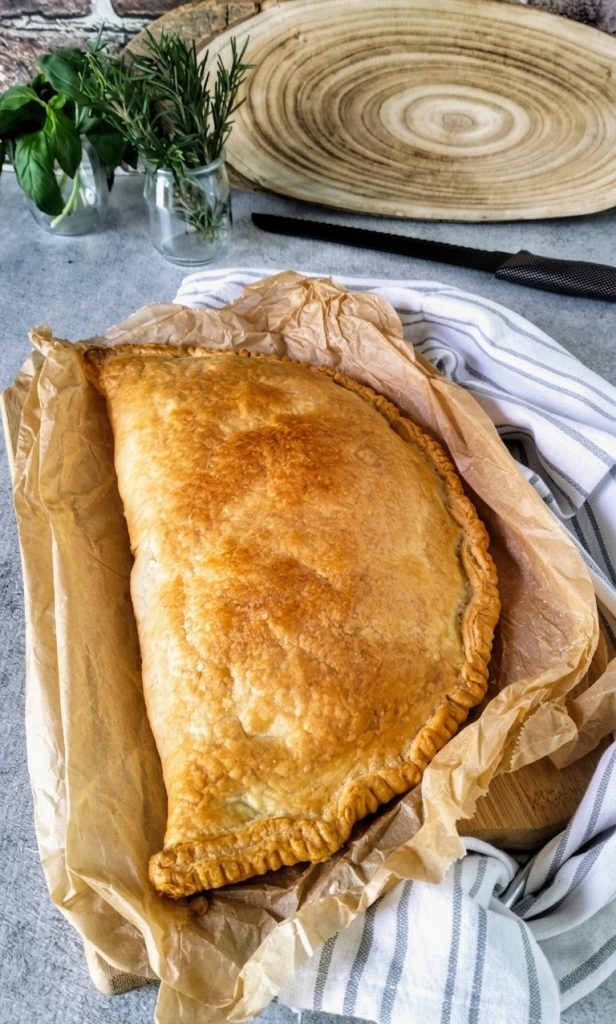 puff-pastry-calzone-with-spinach-and-potatoes-served